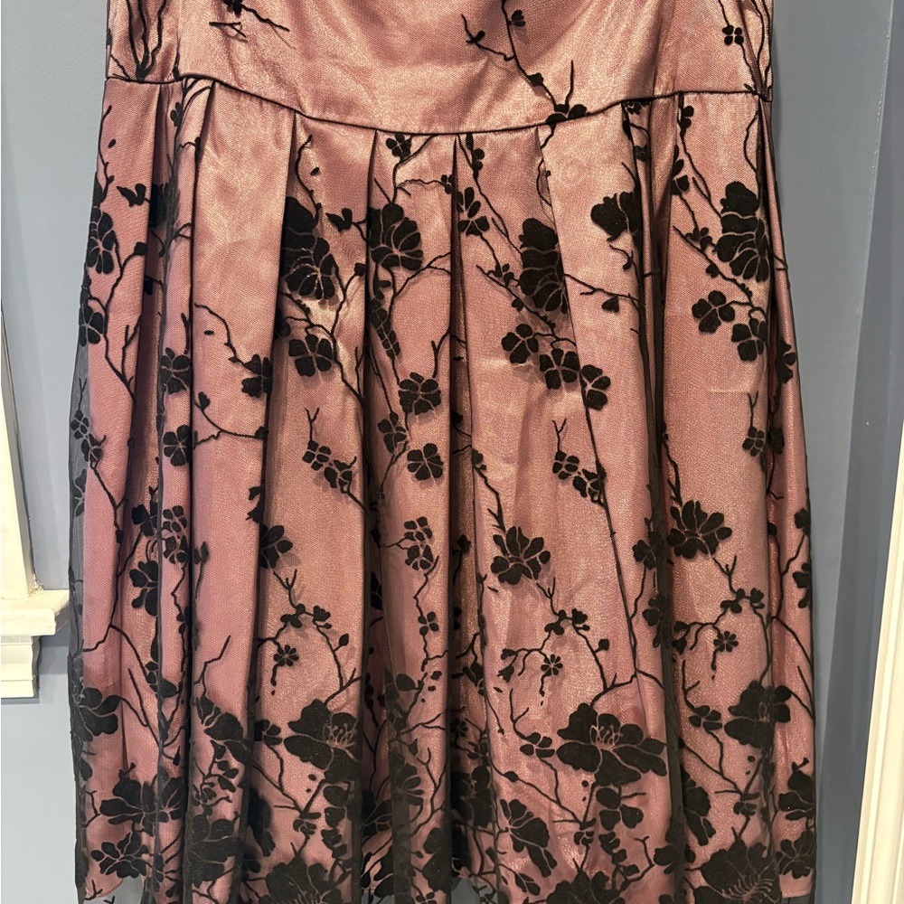 Adrianna Papell Mauve/pink and Black Floral A-Line Skirt size 10